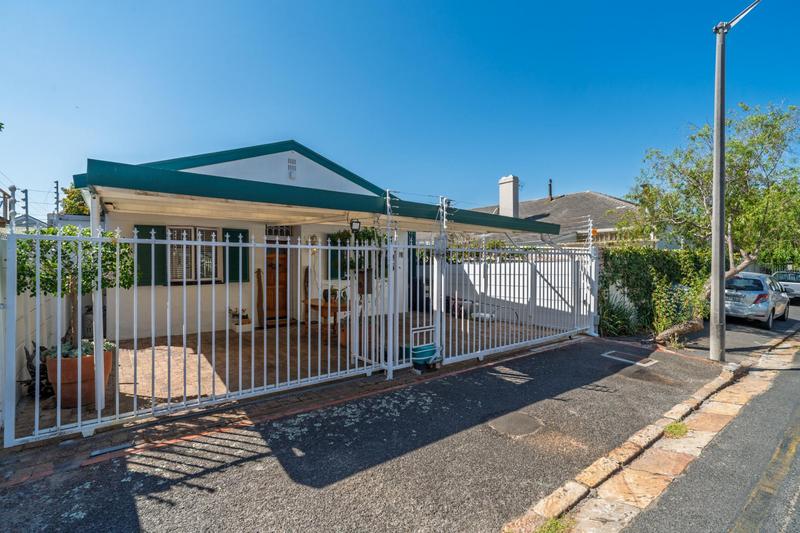 3 Bedroom Property for Sale in Harfield Village Western Cape